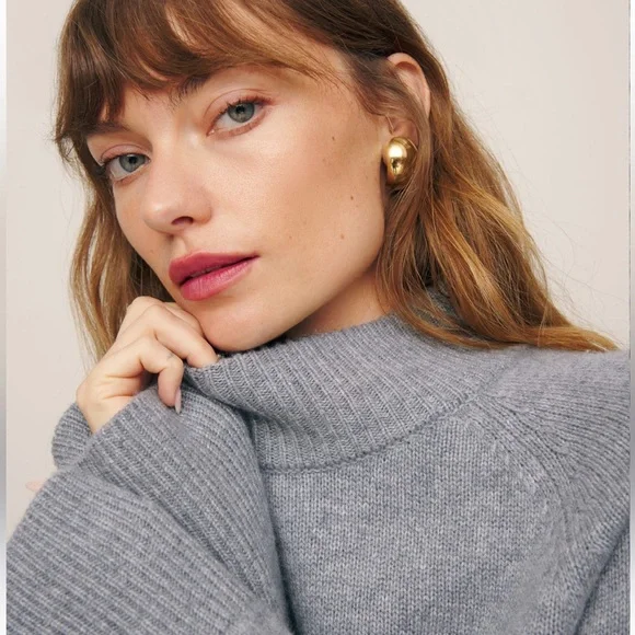 Reformation Garrett Turtleneck Cropped Cashmere Sweater in Husky Grey - Size M - Picture 9 of 10